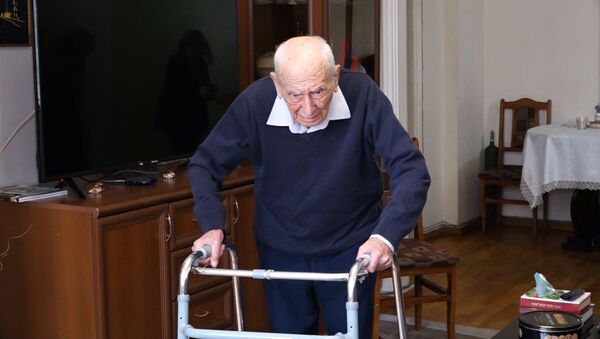 Ինչպես 105-ամյա Նուրհան Ժոզեֆովիչը որոշեց գալ Հայաստան ապրելու  - Sputnik Արմենիա