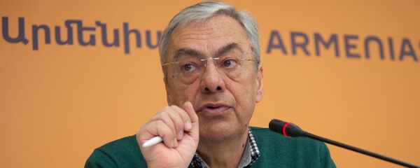 Баграт Асатрян на пресс-конференции Экономика Армении в 2019 году, и какие вызовы стоят перед страной в 2020-м? (19 февраля 2020). Еревaн - Sputnik Армения