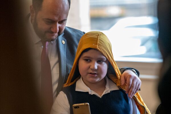 Уже год не успеваю читать - признание Араика Арутюняна на Дне дарения книг - Sputnik Армения