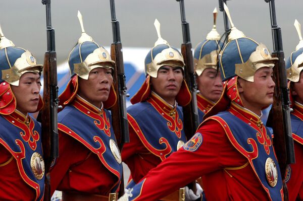 Военнослужащие монгольских Вооруженных сил в строю - Sputnik Армения