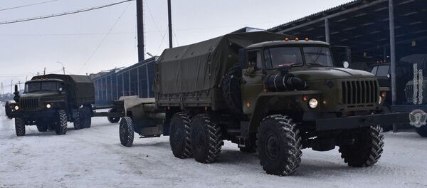 Грузовая техника перевозит армянских военнослужащих для практических занятий - Sputnik Армения