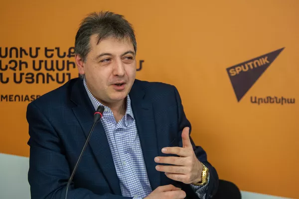 Премьера в Станиславском: чем хулиганистая притча о Храбром Назаре зацепит ереванцев Премьера в Станиславском: чем хулиганистая притча о Храбром Назаре зацепит ереванцев - Sputnik Армения