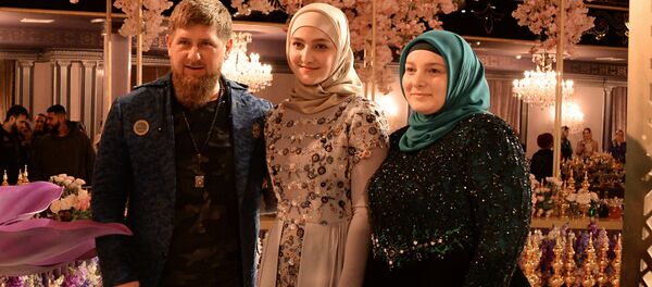 Показ линии одежды главного дизайнера Дома моды Firdaws Айшат Кадыровой в Грозном - Sputnik Армения