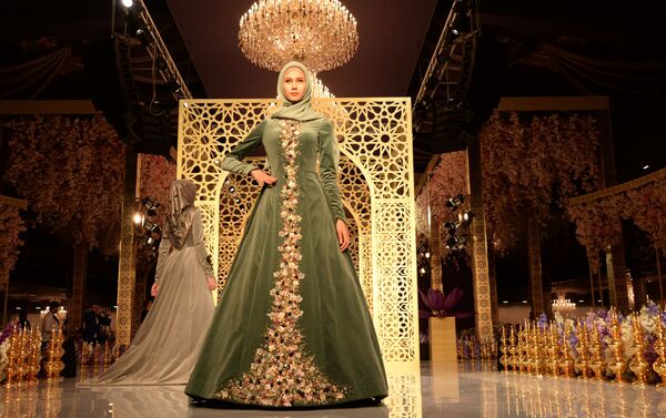 Показ линии одежды главного дизайнера Дома моды Firdaws Айшат Кадыровой в Грозном - Sputnik Армения