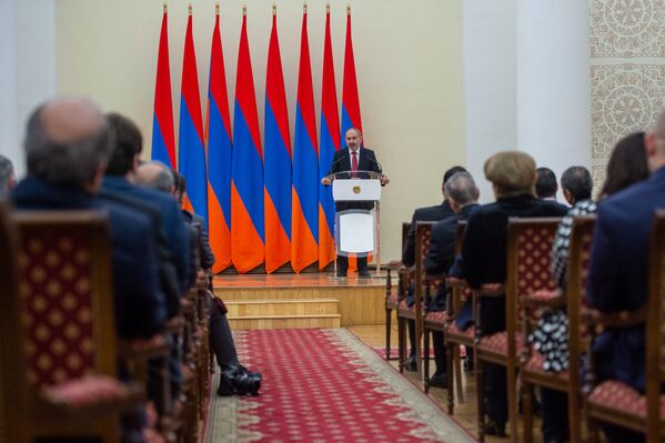 Премьер-министр Никол Пашинян на церемонии награждения лучших спортсменов 2019 года (21 февраля 2020). Еревaн - Sputnik Армения