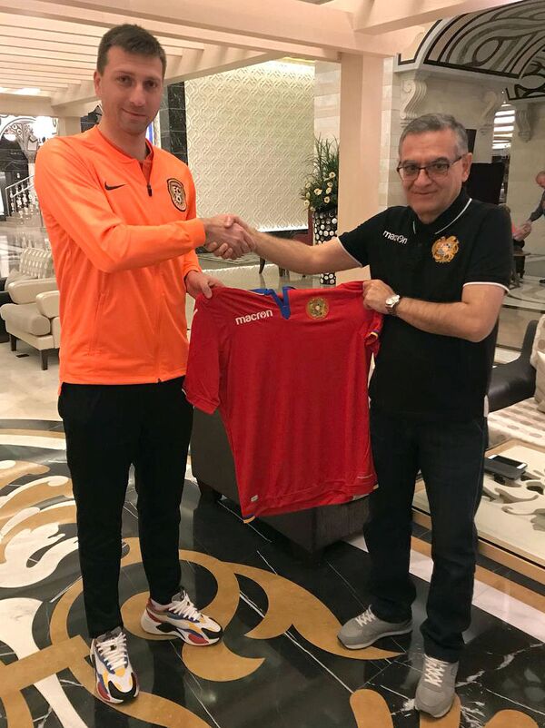 Դավիթ Յուրչենկոն միանում է Հայաստանի ազգային հավաքականին Դավիթ Յուրչենկոն միանում է Հայաստանի ազգային հավաքականին - Sputnik Արմենիա