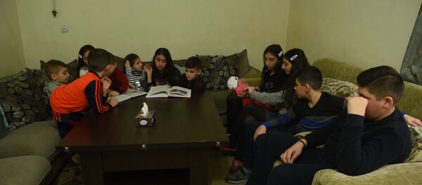 У семьи Бежанян, состоящей из 12-й ребенок, нет квартиры - Sputnik Արմենիա