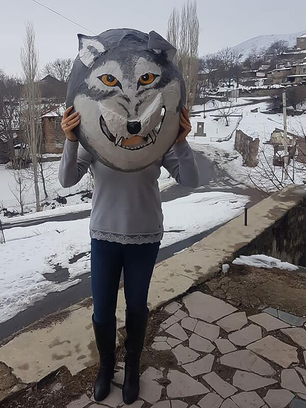 В Армении бабушку Утис сбросили с горы: видео о древних традициях накануне Великого поста В Армении бабушку Утис сбросили с горы: видео о древних традициях накануне Великого поста - Sputnik Армения