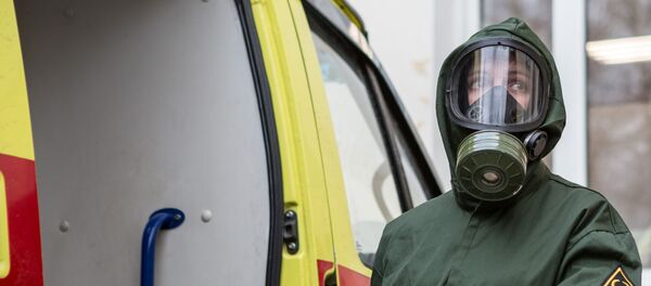 Санитарная противоэпидемиологическая обработка автомобиля скорой помощи Санитарная противоэпидемиологическая обработка автомобиля скорой помощи - Sputnik Արմենիա