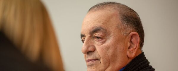 Художественный руководитель ереванского цирка профессор Сос Петросян на пресс-конференции в пресс-центре Sputnik Армения (24 февраля 2020). Еревaн - Sputnik Արմենիա