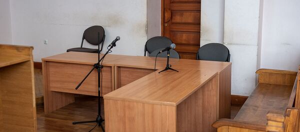 Пустая скамья подсудимых на заседании суда по делу Грачьи Арутюняна (24 февраля 2020). Еревaн - Sputnik Армения