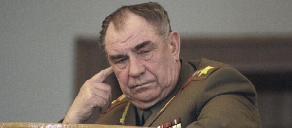 Министр обороны Маршал Советского Союза Дмитрий Тимофеевич Язов во время Съезда народных депутатов РСФСР. - Sputnik Армения