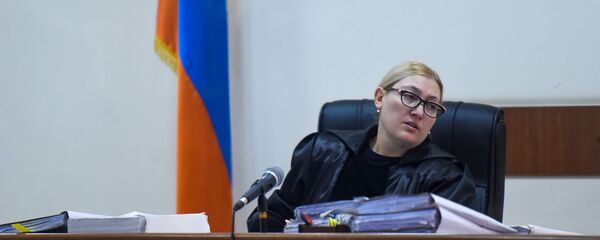 Судья Анна Данибекян на судебном заседании по делу 1 марта (25 февраля 2020). Еревaн Судья Анна Данибекян на судебном заседании по делу 1 марта (25 февраля 2020). Еревaн - Sputnik Армения