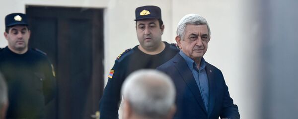 Третий президент Серж Саргсян перед началом здания суда по дизельному делу (25 февраля 2020). Еревaн Третий президент Серж Саргсян перед началом здания суда по дизельному делу (25 февраля 2020). Еревaн - Sputnik Արմենիա