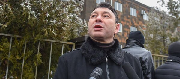 Эдуард Шармазанов перед зданием суда, где проходит заседание по дизельному делу (25 февраля 2020). Еревaн Эдуард Шармазанов перед зданием суда, где проходит заседание по дизельному делу (25 февраля 2020). Еревaн - Sputnik Արմենիա