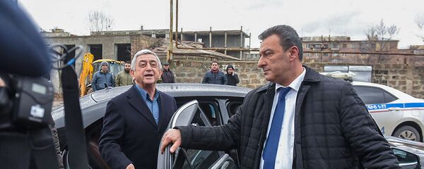 Третий президент Серж Саргсян покидает здание суда по окончанию заседания по дизельному делу (25 февраля 2020). Еревaн Третий президент Серж Саргсян покидает здание суда по окончанию заседания по дизельному делу (25 февраля 2020). Еревaн - Sputnik Արմենիա