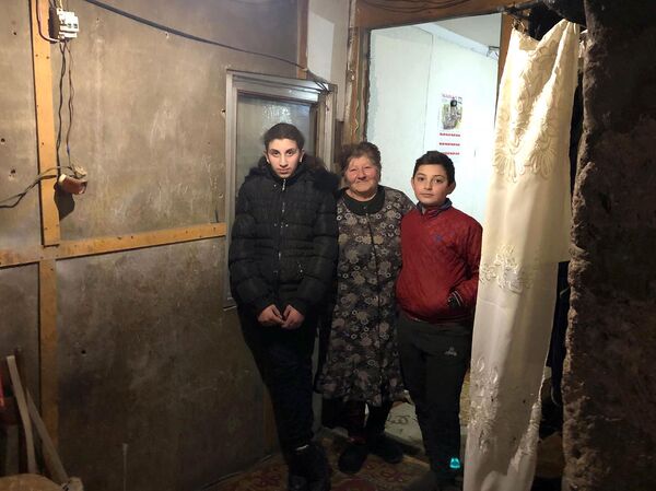 «Ուզում եմ` ամեն մեկս մեր սենյակն ունենանք». գյումրեցի երեխաները երազում են տուն ունենալ «Ուզում եմ` ամեն մեկս մեր սենյակն ունենանք». գյումրեցի երեխաները երազում են տուն ունենալ - Sputnik Արմենիա