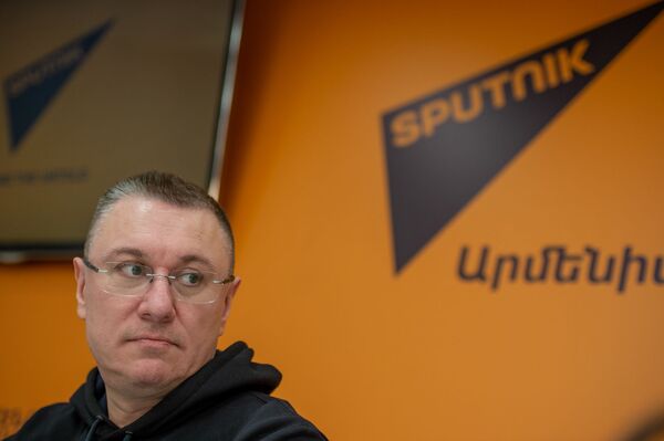 Կոնյակն էլ շախմատիստների՞ դոպինգն է. ՌԴ–ի սպորտային լրագրողները Երևանում են. լուսանկարներ - Sputnik Արմենիա