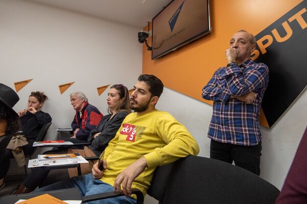 Կոնյակն էլ շախմատիստների՞ դոպինգն է. ՌԴ–ի սպորտային լրագրողները Երևանում են. լուսանկարներ - Sputnik Արմենիա