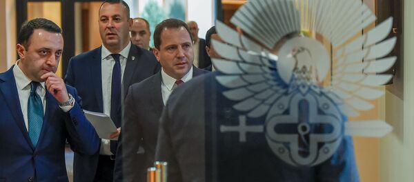 Министры обороны Армении и Грузии Давид Тоноян и Ираклий Гарибашвили перед началом совместной пресс-конференции (27 февраля 2020). Еревaн - Sputnik Армения