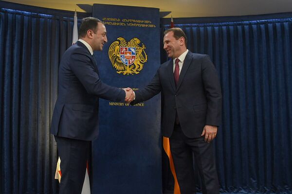 Армения и Грузия подписали программу военного сотрудничества на 2020 год - Sputnik Армения