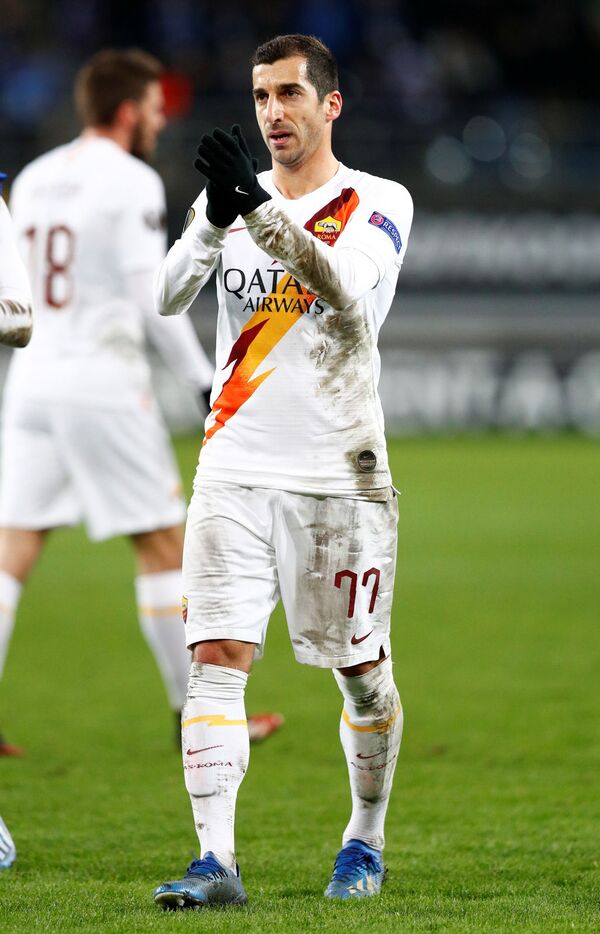 Рома прошла в 1/8 финала Лиги Европы: после голевого паса Мхитарян не расслабился Рома прошла в 1/8 финала Лиги Европы: после голевого паса Мхитарян не расслабился - Sputnik Армения