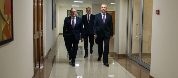 Встреча министра иностранных дел Армении Зограба Мнацаканяна с генеральным секретарем ОДКБ Станиславом Засем (28 февраля 2020). Еревaн Встреча министра иностранных дел Армении Зограба Мнацаканяна с генеральным секретарем ОДКБ Станиславом Засем (28 февраля 2020). Еревaн - Sputnik Армения