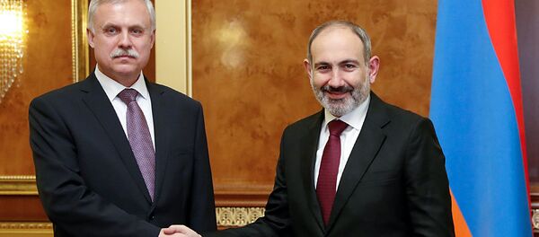Встреча премьер-министра Армении Никола Пашиняна с генеральным секретарем ОДКБ Станиславом Засем (28 февраля 2020). Еревaн - Sputnik Արմենիա