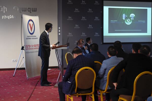 Свержение конституционного строя — не преступление: адвокат Кочаряна объяснил парадокс - Sputnik Армения