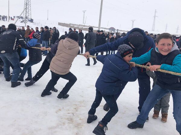 «Ի՞նչ կորոնավիրուս, ի՞նչ բան». Շիրակում փառատոն են անում «Ի՞նչ կորոնավիրուս, ի՞նչ բան». Շիրակում փառատոն են անում - Sputnik Արմենիա
