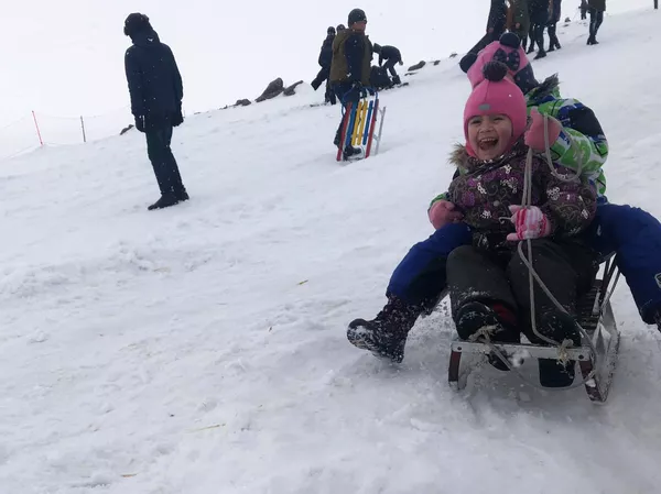 На то мы и армяне, чтобы отличаться! В Шираке попрощались с зимой назло коронавирусу