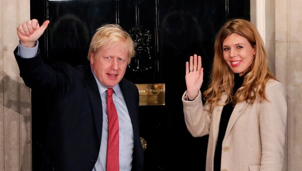 Британский премьер-министр Борис Джонсон и его подруга Кэрри Симондс - Sputnik Արմենիա