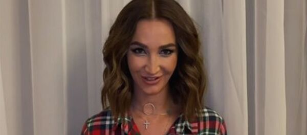 Резиденты Comedy Club поздравляют Артура Джанибекяна с днем рождения Резиденты Comedy Club поздравляют Артура Джанибекяна с днем рождения - Sputnik Արմենիա