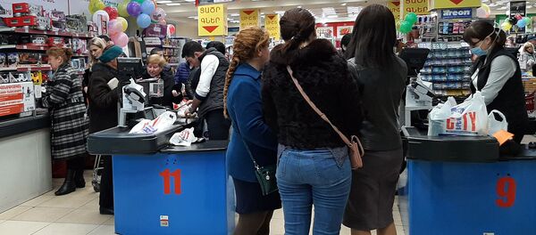  Люди у кассы супермаркете - Sputnik Армения