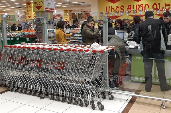  Люди у кассы супермаркете - Sputnik Армения