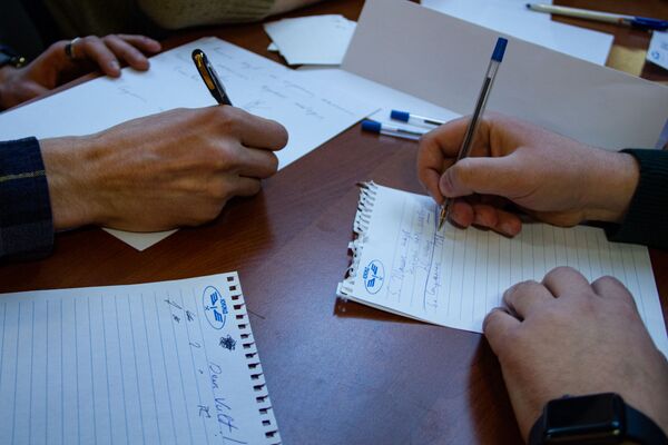 Гриша просто сказал Маруся!: в Ереване прошел брейн-ринг о Великой Отечественной Гриша просто сказал Маруся!: в Ереване прошел брейн-ринг о Великой Отечественной - Sputnik Армения