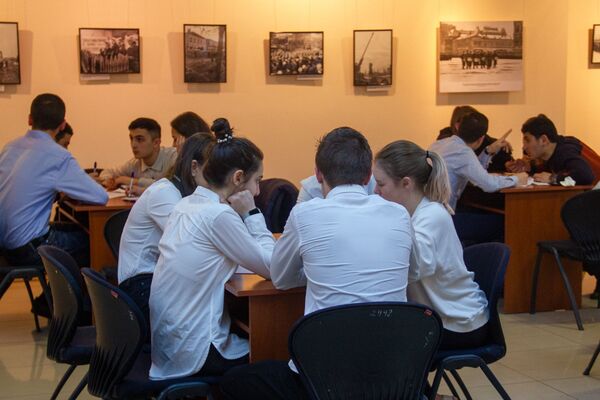 Гриша просто сказал Маруся!: в Ереване прошел брейн-ринг о Великой Отечественной Гриша просто сказал Маруся!: в Ереване прошел брейн-ринг о Великой Отечественной - Sputnik Армения