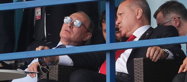 Президенты России и Турции Владимир Путин и Реджеп Тайип Эрдоган в день открытия Международного авиационно-космического салона МАКС-2019 (27 августа 2019). Жуковский Президенты России и Турции Владимир Путин и Реджеп Тайип Эрдоган в день открытия Международного авиационно-космического салона МАКС-2019 (27 августа 2019). Жуковский - Sputnik Армения