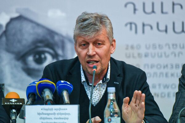 Բնօրինա՞կ, թե՞ կրկնօրինակ. կազմակերպիչները զարմացած են «Դալի և Պիկասո»–ի շուրջ աղմուկից Բնօրինա՞կ, թե՞ կրկնօրինակ. կազմակերպիչները զարմացած են «Դալի և Պիկասո»–ի շուրջ աղմուկից - Sputnik Արմենիա