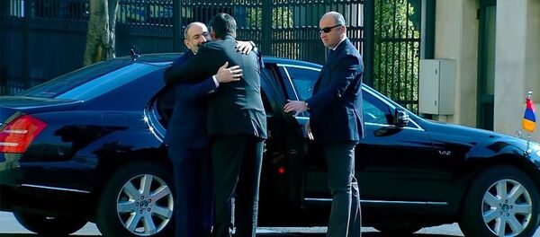 Пашиняна красиво встретили в Тбилиси  - Sputnik Армения