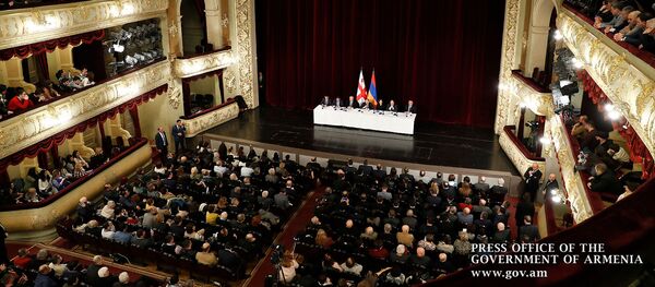 Премьер-министр Армении Никол Пашинян встретился с армянской общиной Грузии (3 марта 2020). Тбилиси - Sputnik Армения