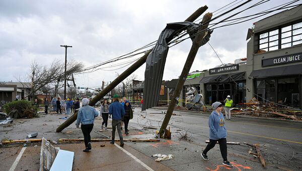 Поврежденные после торнадо линии электропередач в восточном Нэшвилле (3 марта 2020). Теннесси - Sputnik Արմենիա
