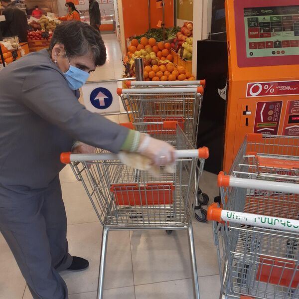 Меры против коронавируса в Армении: дезинфекция в магазинах проводится 3-4 раза в день - Sputnik Армения