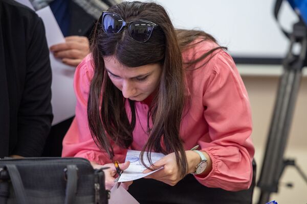 Наконец женюсь: 20 депортированных из Азербайджана армянских семей исполнят свои мечты Наконец женюсь: 20 депортированных из Азербайджана армянских семей исполнят свои мечты - Sputnik Армения