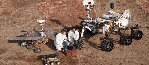 Три поколения марсоходов, разработанных в Лаборатории реактивного движения НАСА, Пасадена - Sputnik Армения
