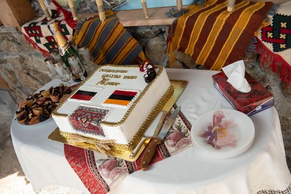 Женская семерка открыла гастродворик: какие сюрпризы ждут туристов в армянском селе Арагюх - Sputnik Армения