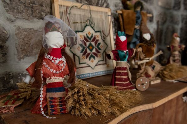 Женская семерка открыла гастродворик: какие сюрпризы ждут туристов в армянском селе Арагюх - Sputnik Армения