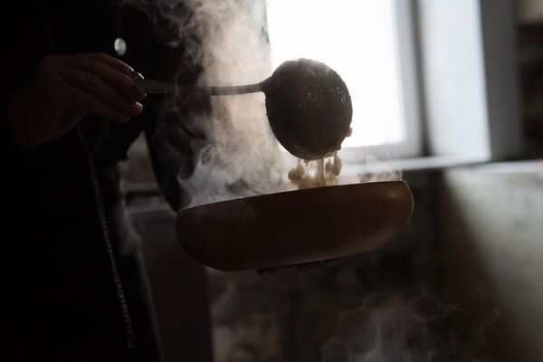 Женская семерка открыла гастродворик: какие сюрпризы ждут туристов в армянском селе Арагюх - Sputnik Армения