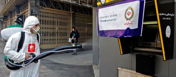 Иранские пожарные дезинфицируют улицу для защиты от коронавируса COVID-19 (5 марта 2020). Тегеран Иранские пожарные дезинфицируют улицу для защиты от коронавируса COVID-19 (5 марта 2020). Тегеран - Sputnik Армения