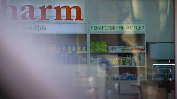 Витрины аптек на улицах Еревaна (5 марта 2020). - Sputnik Արմենիա